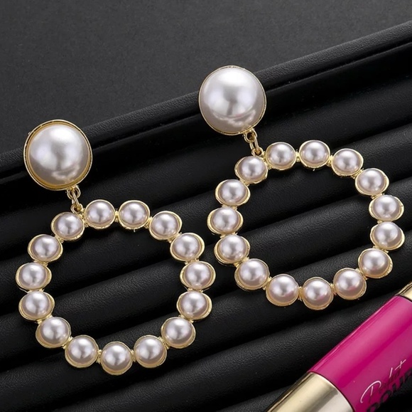 Pearl and Gold 3" Dangle Round Hoop Chic Earrings - Picture 3 of 4